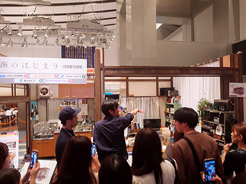 『第2回 フジテレビジュツ博』『海のはじまり』月岡夏（目黒 蓮）のアパートの部屋のセット