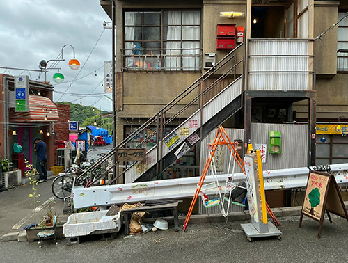 もしもこの世が舞台なら、楽屋はどこにあるのだろう