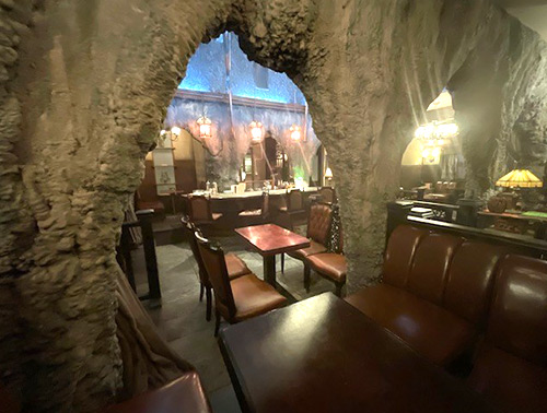 もしもこの世が舞台なら、楽屋はどこにあるのだろう