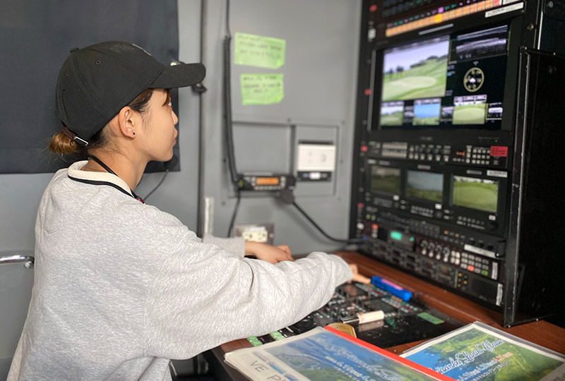 カメラマンとの連携・協力も大切です。