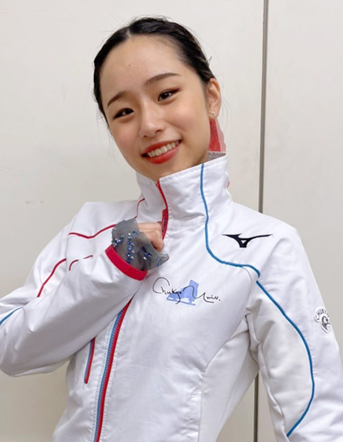 山下真瑚